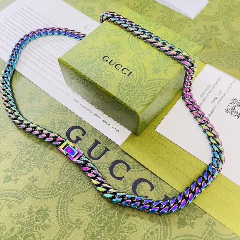 G*u*i necklaces